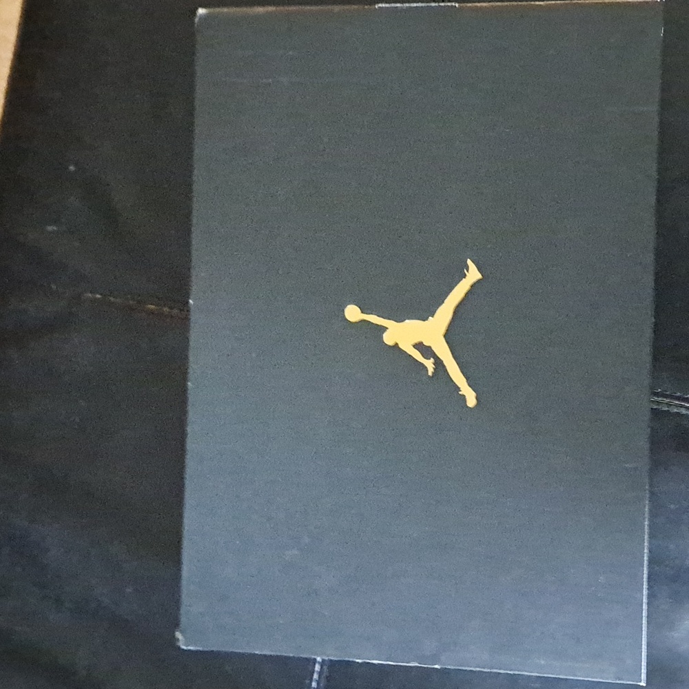 Size 10 Mens Jordan 1 Mid Hornets 2018 NWT - Picture 10 of 10